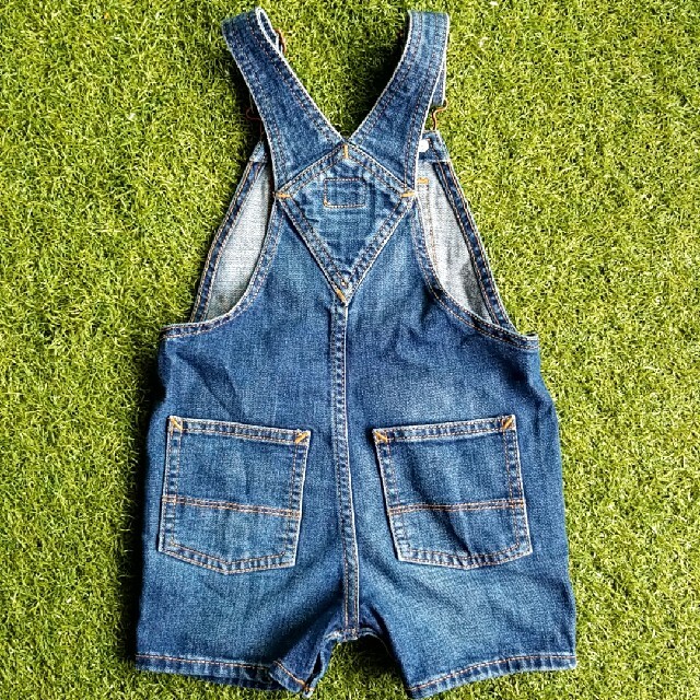 babyGAP(ベビーギャップ)のGAP　BABY  デニム　オーバーオール　80 キッズ/ベビー/マタニティのベビー服(~85cm)(ロンパース)の商品写真