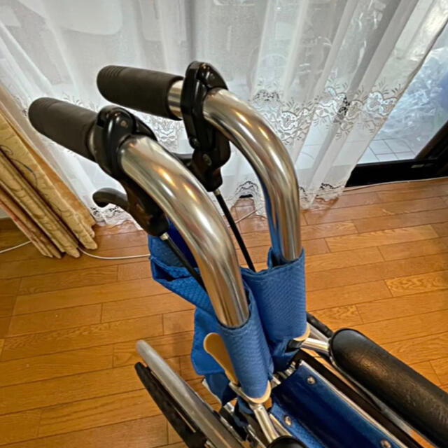♿ 自走型 新モデル ⭐️ノーパンクタイヤ 最軽量 10.2kg アルミ 車椅子