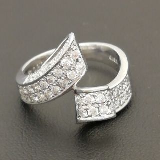 K18WG✨ダイヤ0.60ct✨デザイン&キラキラ感が素敵✨上品リング❣️(リング(指輪))