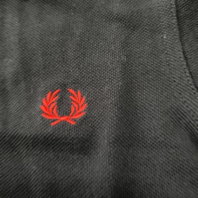 FRED PERRY(フレッドペリー)の【FRED PERRY】110cm 黒ポロシャツ キッズ/ベビー/マタニティのキッズ服男の子用(90cm~)(Tシャツ/カットソー)の商品写真