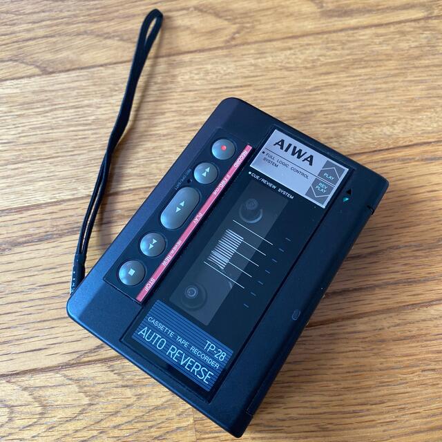 AIWA カセットテープレコーダー　ジャンク品 スマホ/家電/カメラのオーディオ機器(ポータブルプレーヤー)の商品写真