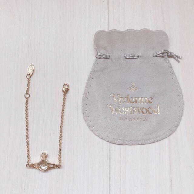 Vivienne Westwood(ヴィヴィアンウエストウッド)のヴィヴィアン　ブレスレット レディースのアクセサリー(ブレスレット/バングル)の商品写真