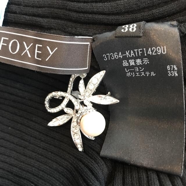 国産在庫 FOXEY - 美品♡ FOXEY 完売 スクエアリボン セーター