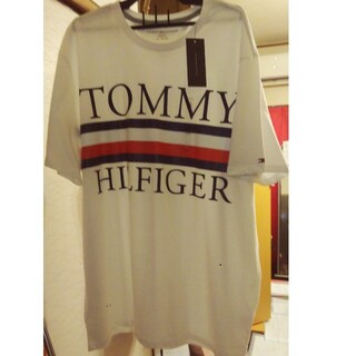 TOMMY HILFIGER - 新品トミーヒルフィガーXLタグ付き😊アメリカ直営店購入!左袖フラッグ刺繍入り!