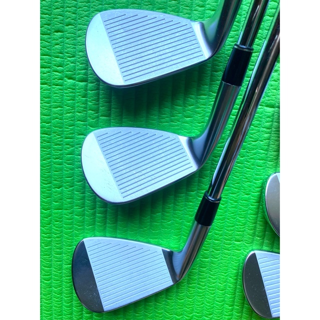 Srixon(スリクソン)のスリクソンZX5 アイアン（７本セット) ＃６〜＃９．PW．AW．SW スポーツ/アウトドアのゴルフ(クラブ)の商品写真