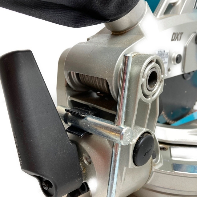 MAKITA マキタ 165mm 18V 充電式卓上丸ノコ クロスカットソー 本体のみ ... **MAKITA マキタ 165mm 18V 充電式卓上丸ノコ クロスカットソー 本体のみ LS600D