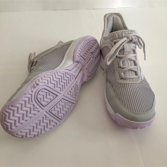 adidas(アディダス)の＊屋内使用のみ＊ adidas ジュニアスニーカー 22.0cm キッズ/ベビー/マタニティのキッズ靴/シューズ(15cm~)(スニーカー)の商品写真