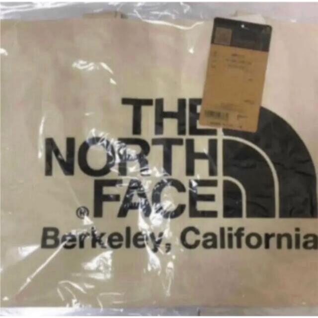 THE NORTH FACE(ザノースフェイス)のノースフェイス トートバッグ TNFオーガニックコットントート ブラック メンズのバッグ(トートバッグ)の商品写真