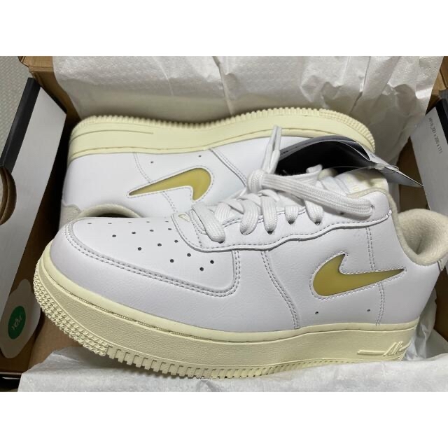 NIKE(ナイキ)のNike Air Force1 Jewel ナイキ エアフォース1 ジュエル24 メンズの靴/シューズ(スニーカー)の商品写真