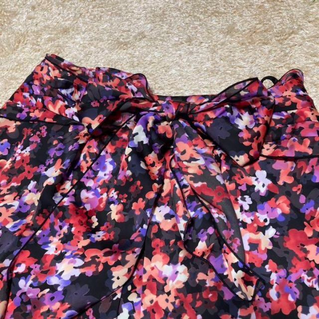 ANAYI(アナイ)の美品♡ANAYI ウエストリボン ひざ丈スカート フレア 花柄 薄手 38サイズ レディースのスカート(ひざ丈スカート)の商品写真