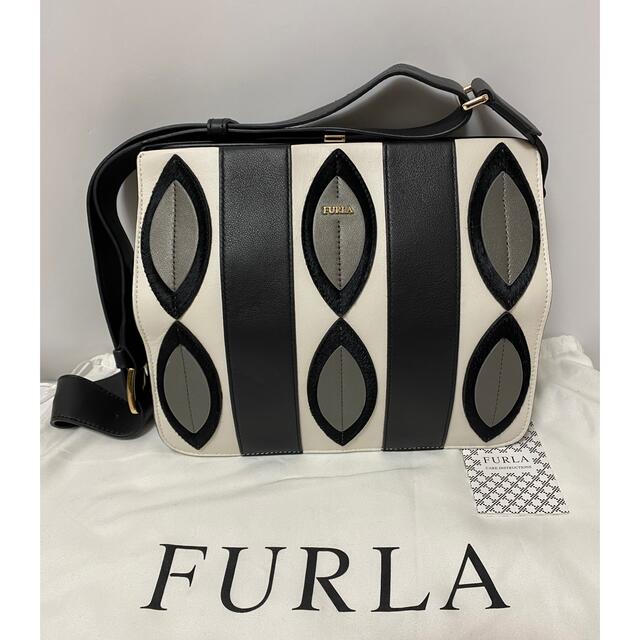 FURLA  デザイン ショルダーバッグ