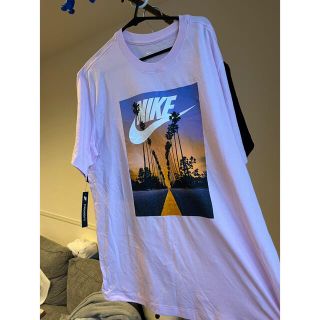 ナイキ(NIKE)のNIKE  ナイキ  Tシャツ　ピンク　リゾート　海外　THE NIKE TEE(Tシャツ(半袖/袖なし))