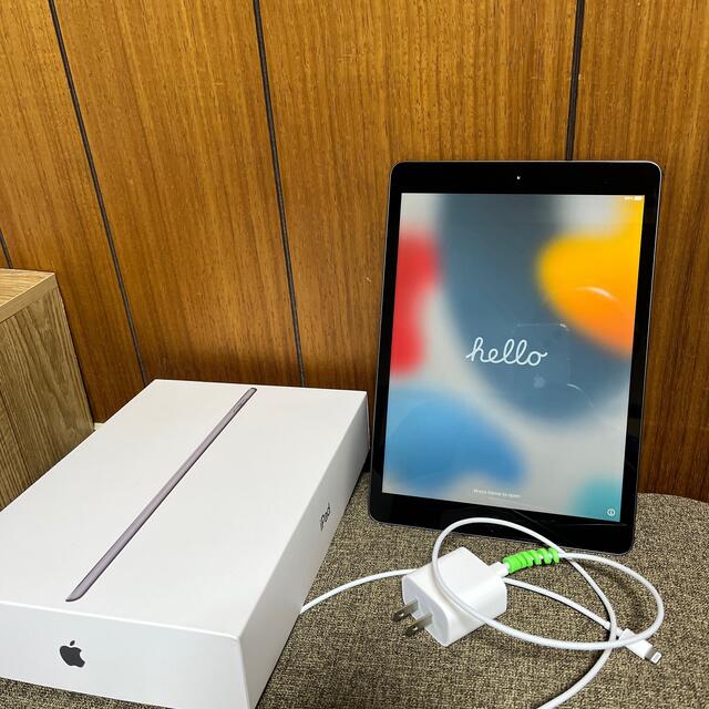 iPad 第8世代　128GB スペースグレー　Apple