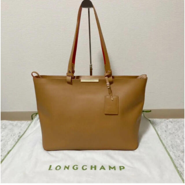 LONGCHAMP(ロンシャン)の未使用品　LONGCHAMP トートバッグ　オールレザー　大容量　A4収納可 レディースのバッグ(トートバッグ)の商品写真