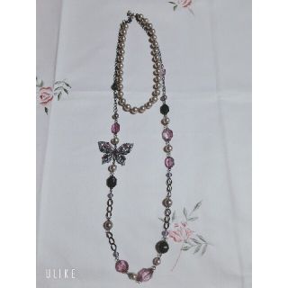 アクシーズファム(axes femme)のaxes femme♡２連ネックレス　蝶🦋　パール　パーティー　イベント　美品(ネックレス)