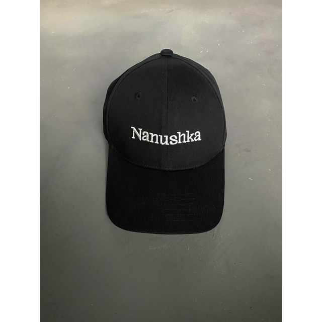 NANUSHKA ナヌーシュカ ブラック ロゴ キャップ