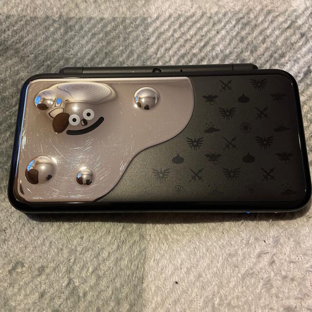 ニンテンドー2DS(ニンテンドー2DS)のNewニンテンドー2DS LL ドラゴンクエスト はぐれメタルエディション エンタメ/ホビーのゲームソフト/ゲーム機本体(携帯用ゲーム機本体)の商品写真