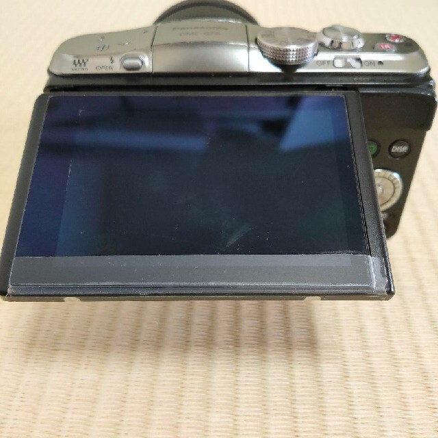 Panasonic(パナソニック)のPanasonic GF6W ダブルレンズキット スマホ/家電/カメラのカメラ(ミラーレス一眼)の商品写真