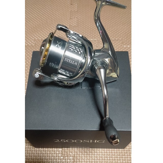 SHIMANO(シマノ)の18ステラ2500shg SGL8192様専用 スポーツ/アウトドアのフィッシング(リール)の商品写真