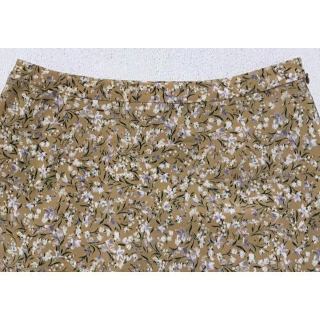 URBAN RESEARCH ROSSO(アーバンリサーチロッソ)の小花柄が上品可愛い♪　マーメイド マキシロングスカート　ベージュ　Ｍ レディースのスカート(ロングスカート)の商品写真