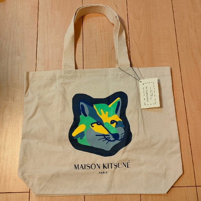 MAISON KITSUNE'(メゾンキツネ)の値下げしました！メゾンキツネ 新品未使用 トートバッグ レディースのバッグ(トートバッグ)の商品写真