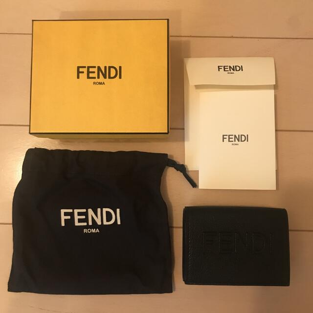 クーポン利用で1000円OFF FENDI マイクロ三つ折り財布 ブラック 新品未
