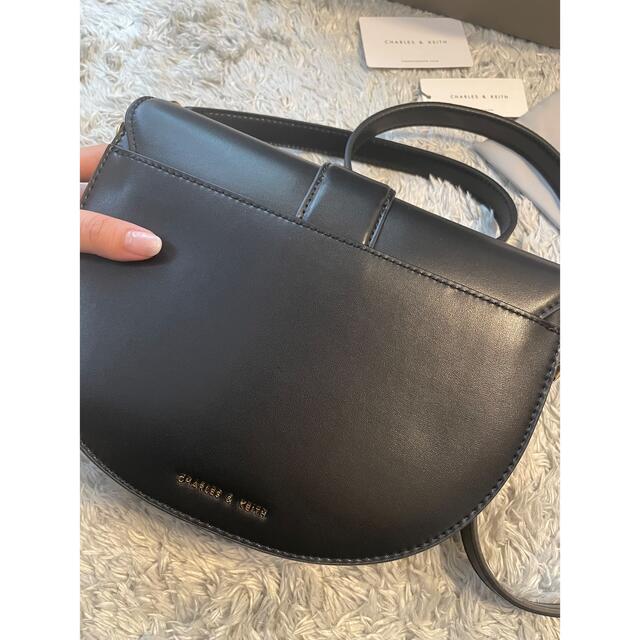 バッグとし Charles and Keith - 新品未使用 カビーヌ サドルバッグ 2way Bagの通販 by kyonn's shop|チャールズアンドキースならラクマ ックです