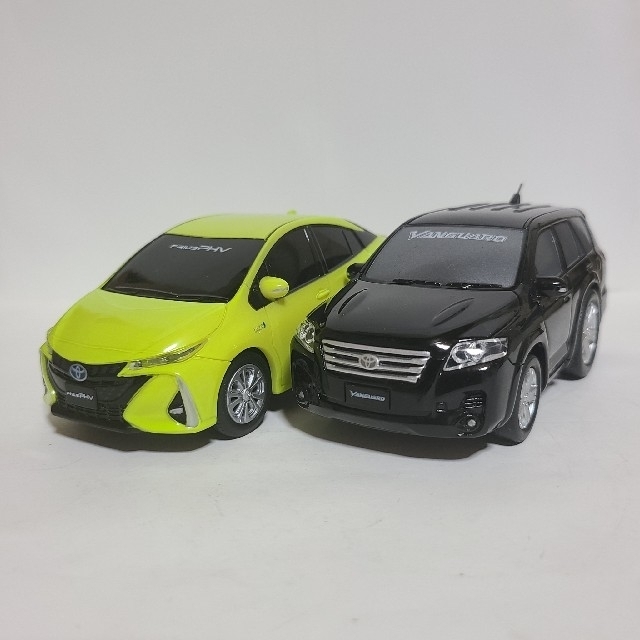 トヨタ(トヨタ)のトヨタ プリウスPHV&ヴァンガード プルバックカー 2台セット エンタメ/ホビーのおもちゃ/ぬいぐるみ(ミニカー)の商品写真