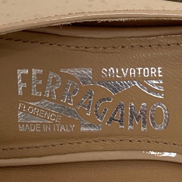 Salvatore Ferragamo(サルヴァトーレフェラガモ)のサルバトーレフェラガモ パンプス 8 - レディースの靴/シューズ(ハイヒール/パンプス)の商品写真