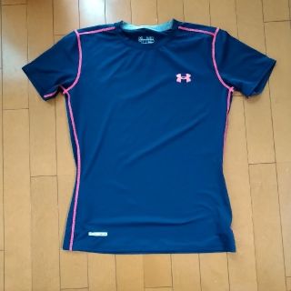 アンダーアーマー(UNDER ARMOUR)のアンダーアーマーシャツ　M(ウェア)