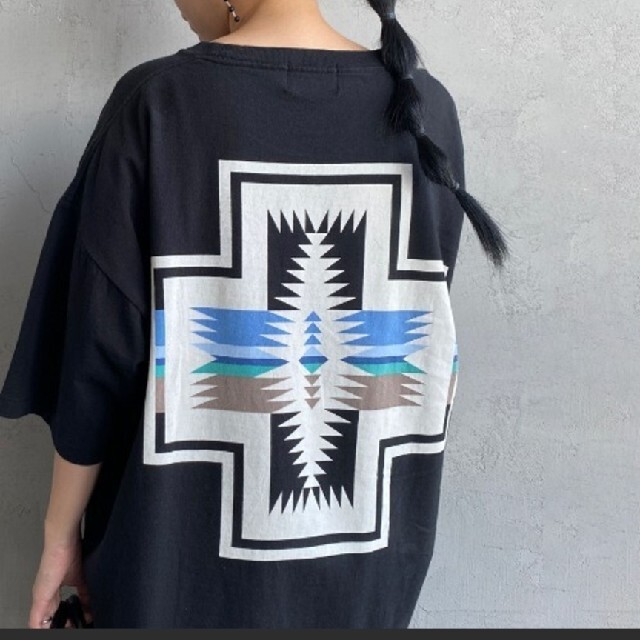 PENDLETON(ペンドルトン)のペンドルトン別注 ネイティブ柄バックプリントＴシャツ レディースのトップス(Tシャツ(半袖/袖なし))の商品写真