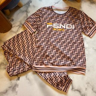 フェンディ(FENDI)のFENDIセットアップ(セット/コーデ)