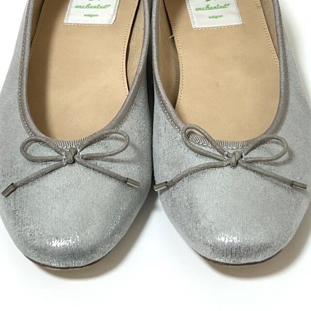 エンチャンテッド enchanted リボンフラットシューズ シルバー レディースの靴/シューズ(バレエシューズ)の商品写真