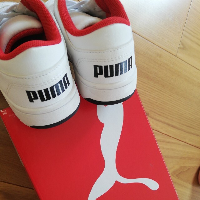 PUMA(プーマ)のPUMAキッズスニーカー18cm キッズ/ベビー/マタニティのキッズ靴/シューズ(15cm~)(スニーカー)の商品写真