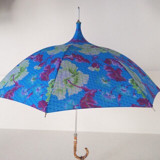 ヴィヴィアンウエストウッド(Vivienne Westwood)のヴィヴィアンウエストウッド　晴雨兼用パラソル　ブルー　パゴダ傘　フラワー(傘)
