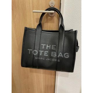 マークジェイコブス(MARC JACOBS)のマークジェイコブス レザースモールトートバッグ ブラック　A4収納可(トートバッグ)