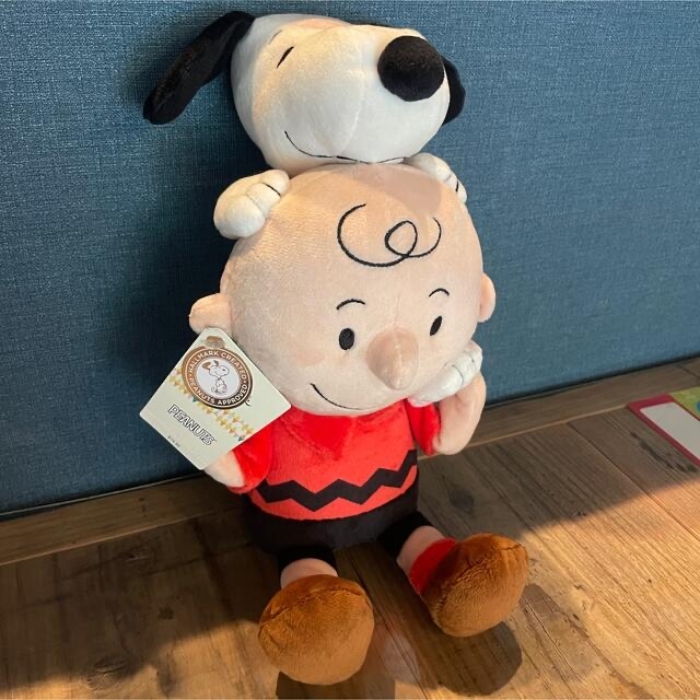 SNOOPY(スヌーピー)の新品　レア　日本未発売　海外　ホールマーク　スヌーピー  チャーリー　ぬいぐるみ エンタメ/ホビーのおもちゃ/ぬいぐるみ(ぬいぐるみ)の商品写真