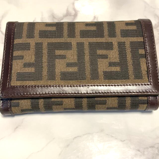 FENDI ズッカ二つ折り財布