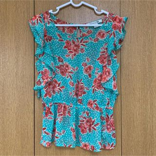 フォーエバートゥエンティーワン(FOREVER 21)のForever 21 花柄トップス(シャツ/ブラウス(半袖/袖なし))