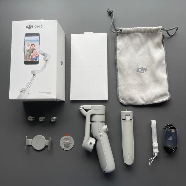 【美品】DJI OM5 スマホ用ジンバル スマホ/家電/カメラのスマホアクセサリー(自撮り棒)の商品写真