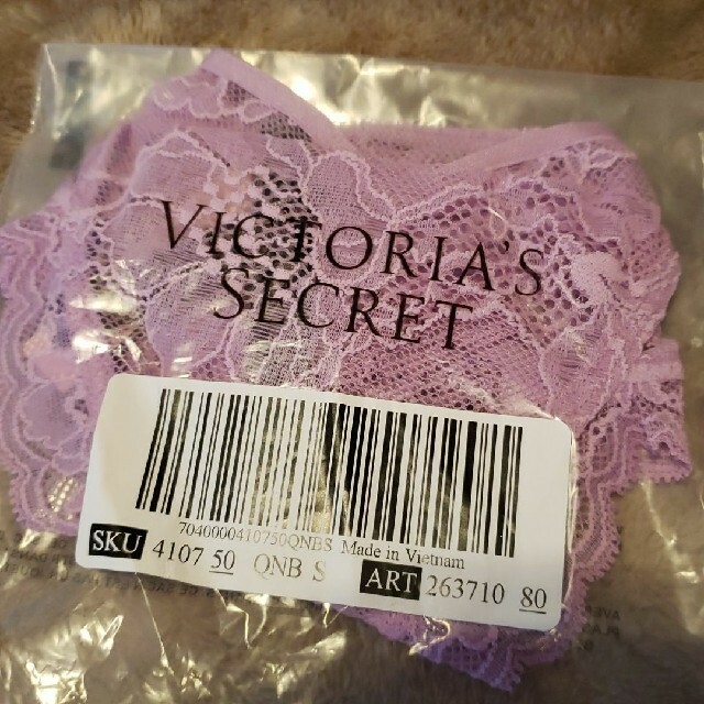 Victoria's Secret(ヴィクトリアズシークレット)のレースカットアウトソングパンティ／Mサイズ レディースの下着/アンダーウェア(ショーツ)の商品写真