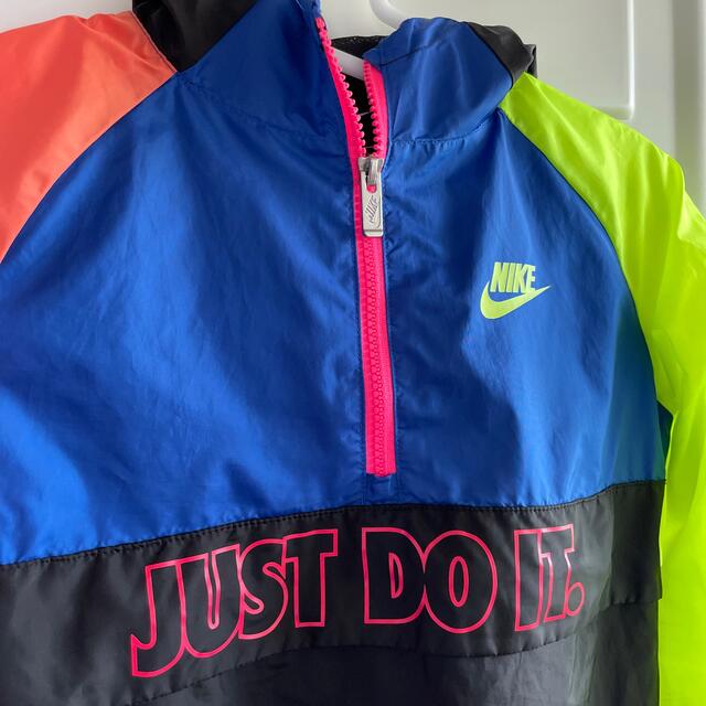 NIKE(ナイキ)のNIKE  アウター キッズ/ベビー/マタニティのキッズ服男の子用(90cm~)(ジャケット/上着)の商品写真