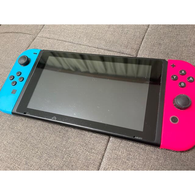 Nintendo Switch(ニンテンドースイッチ)のニンテンドーSwitch＆公式充電コードも付きます。 エンタメ/ホビーのゲームソフト/ゲーム機本体(家庭用ゲーム機本体)の商品写真