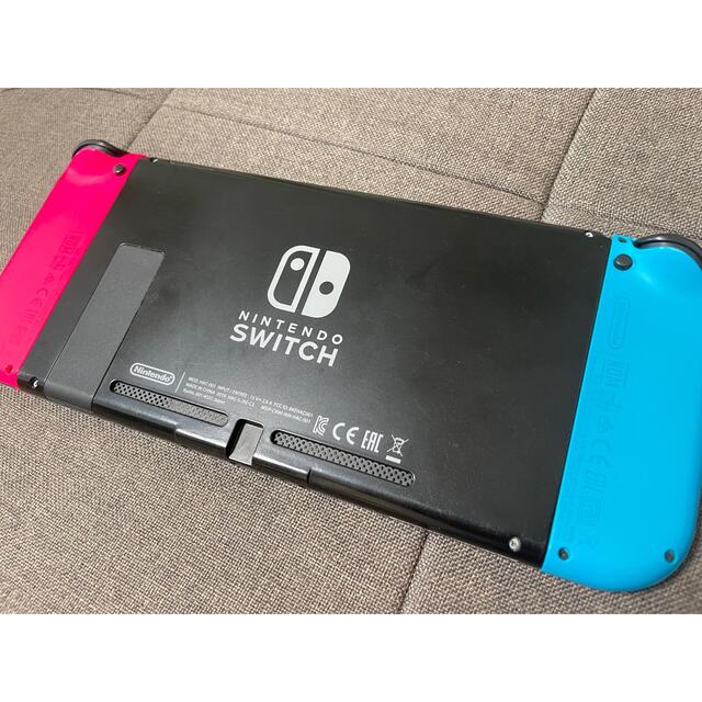 Nintendo Switch(ニンテンドースイッチ)のニンテンドーSwitch＆公式充電コードも付きます。 エンタメ/ホビーのゲームソフト/ゲーム機本体(家庭用ゲーム機本体)の商品写真