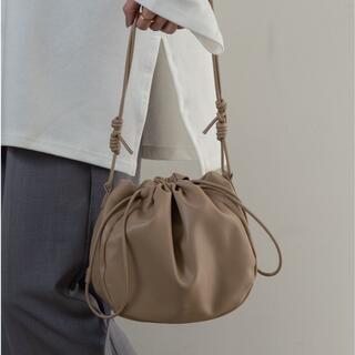 ラウジー(lawgy)のAmiur drawstring soft purse bag(ショルダーバッグ)