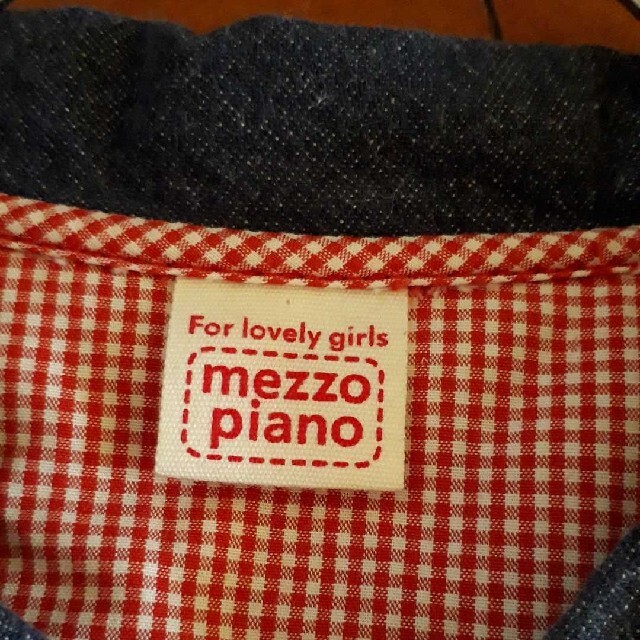 mezzo piano(メゾピアノ)のMezzo Piano ハートポケット アップリケ デニム ワンピース キッズ/ベビー/マタニティのキッズ服女の子用(90cm~)(ワンピース)の商品写真