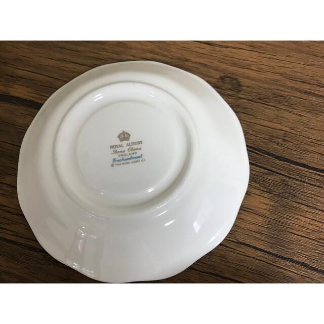 ROYAL ALBERT(ロイヤルアルバート)のロイヤルアルバート　カップ　ソーサー　2客セット インテリア/住まい/日用品のキッチン/食器(グラス/カップ)の商品写真