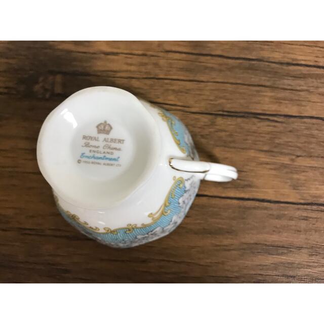 ROYAL ALBERT(ロイヤルアルバート)のロイヤルアルバート　カップ　ソーサー　2客セット インテリア/住まい/日用品のキッチン/食器(グラス/カップ)の商品写真