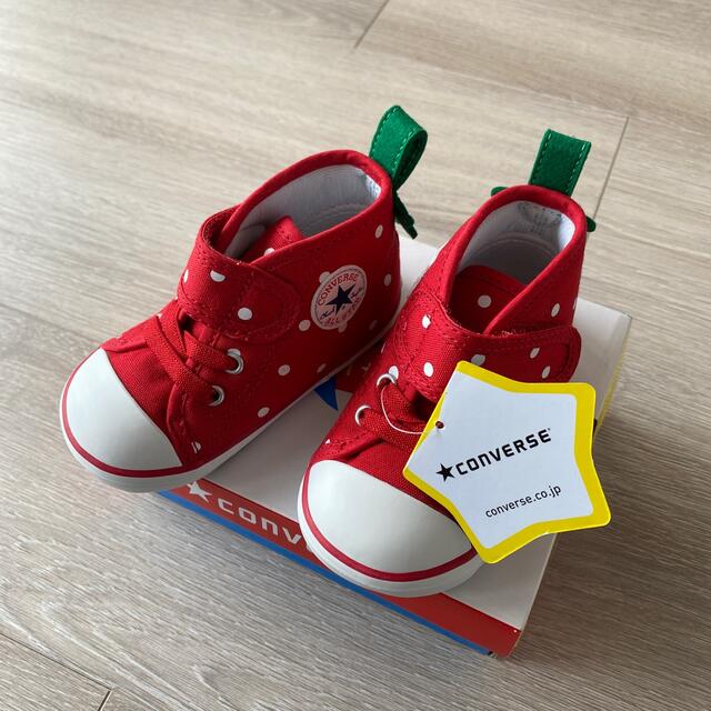 CONVERSE(コンバース)のコンバース いちごスニーカー キッズ/ベビー/マタニティのベビー靴/シューズ(~14cm)(スニーカー)の商品写真