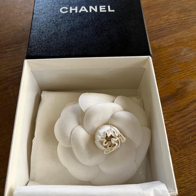 CHANEL カメリアコサージュ